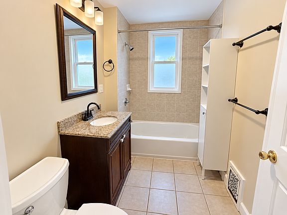 5th image of 229 Centre St APT 2