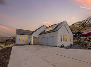 1959 E Deer Crest Cir N, Logan, UT 84341