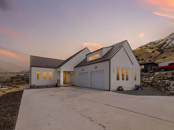 1959 E Deer Crest Cir N, Logan, UT 84341