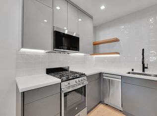 6366 E Tamarind St, Oak Park, CA 91377