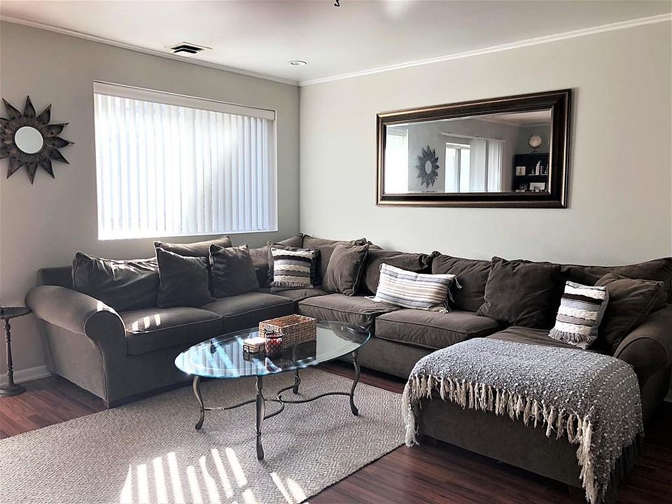 1st image of 10 Bayberry Dr APT 3