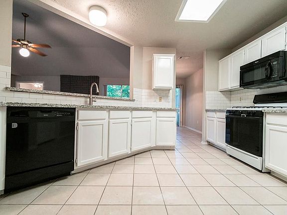 5th image of 16307 Elmwood Point Ln