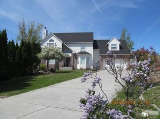 1062 Edgewater Ln, Moses Lake, WA 98837