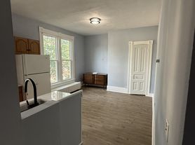 359 Maria Ave