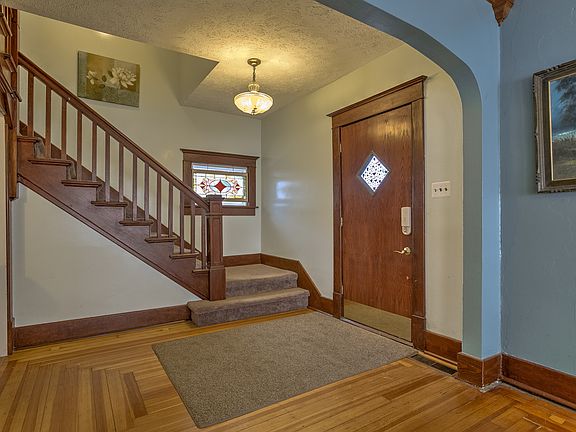 3rd image of 1905 Avenue B