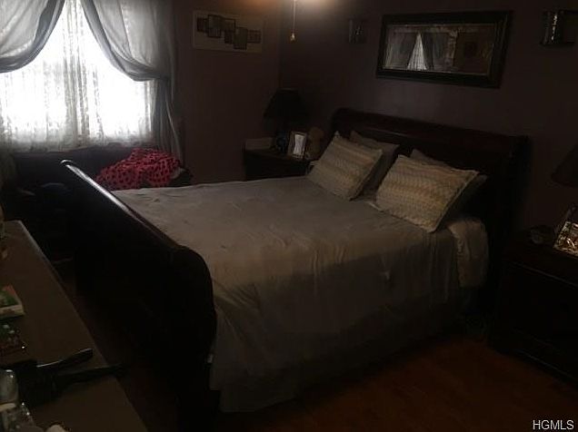 2nd image of 2434 Barnes Ave