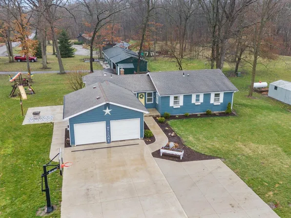 13409 Wesley Chapel Rd, Churubusco, IN 46723