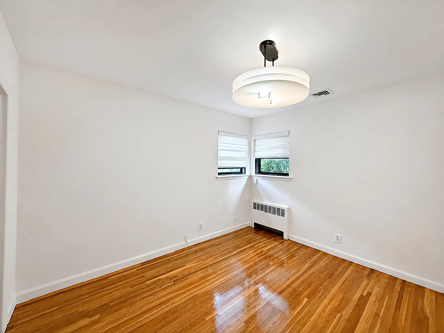 4 bed, 1494 sqft, $4,500 — Photo 3