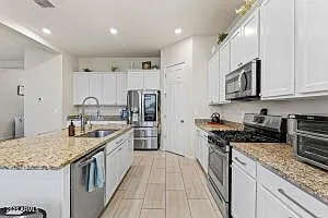 16865 W Electra Ct — Photo 11