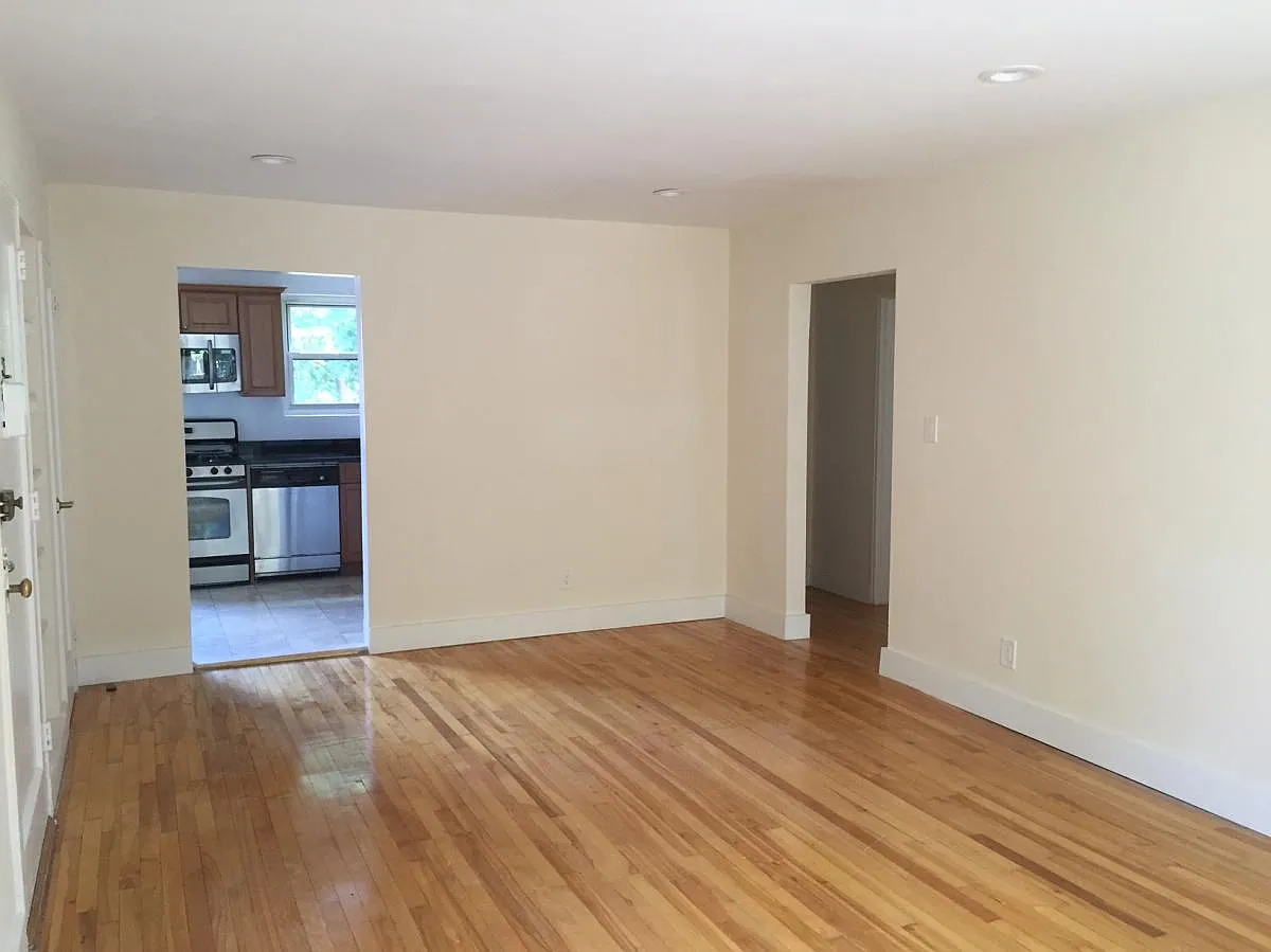 2 bed, 900 sqft, $3,650 — Photo 3