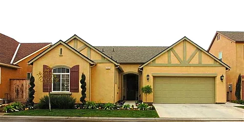 4044 Heritage Ln Photo 1
