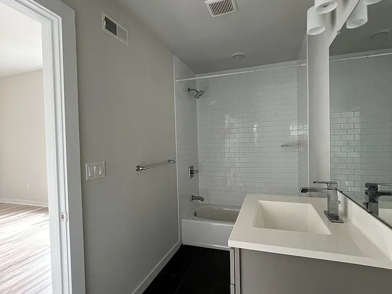 4912 Baltimore Ave — Photo 8