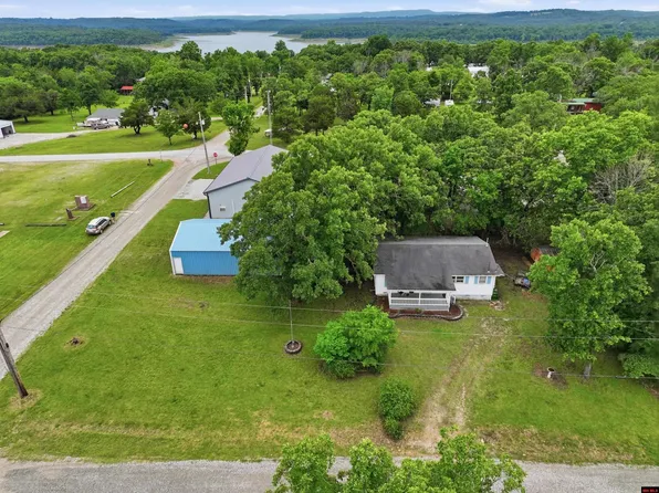 121 Paula Ave, Yellville, AR 72668