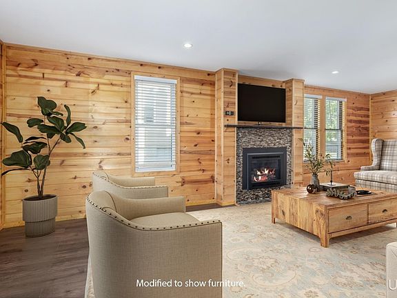 3rd image of 601 E Margaret St