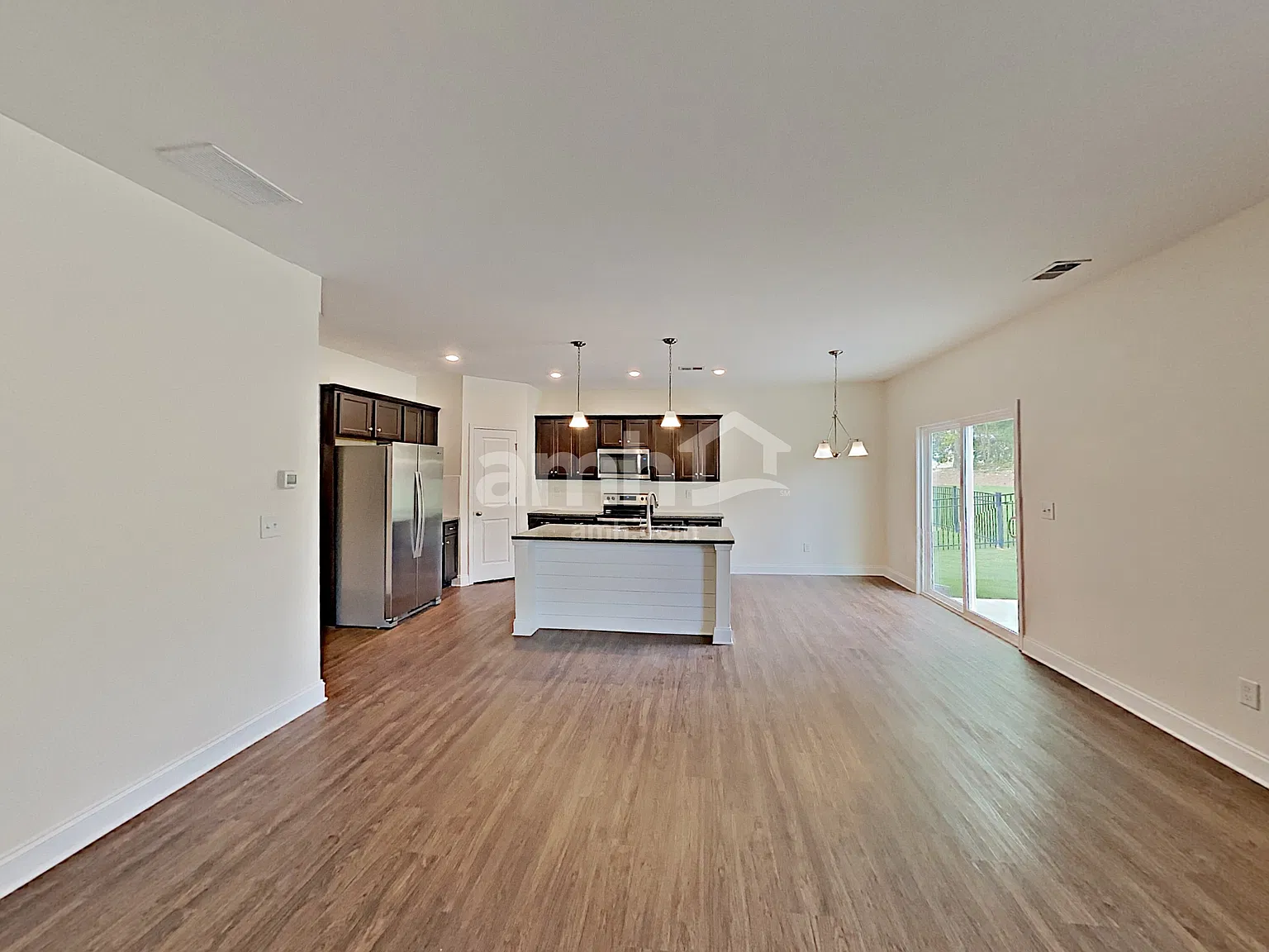 4 bed, 2.5 bath, 2209 sqft, $2,315 — Photo 3