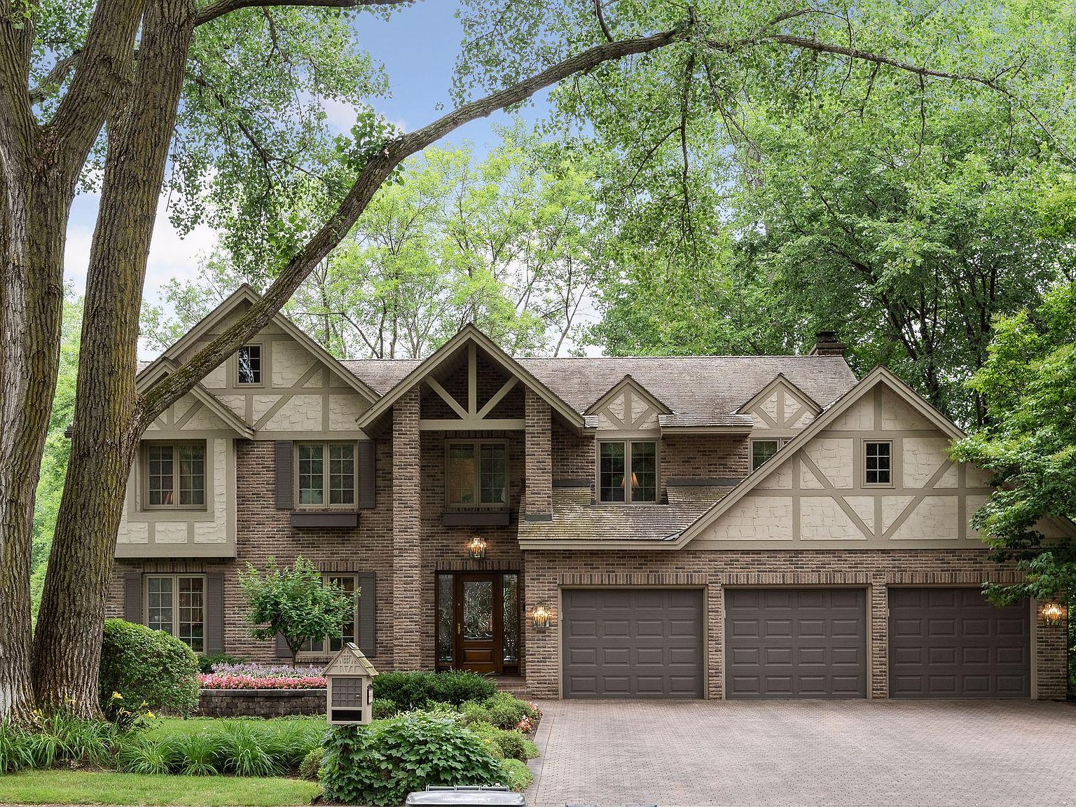 6612 Iroquois Trl, Edina, MN 55439 | Zillow