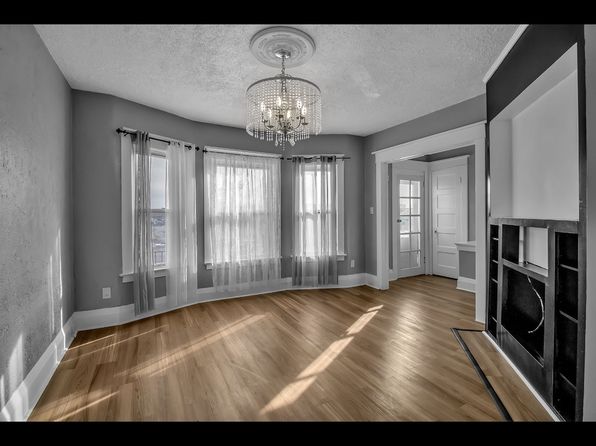 990 Hertel Ave