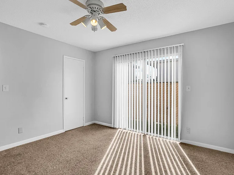 Ethan Apartments — Photo 32