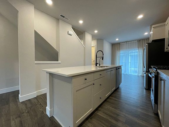 4th image of 16022 NW Hosmer Ln