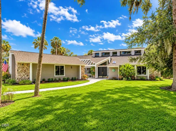 568 Pelican Bay Dr, Daytona Beach, FL 32119