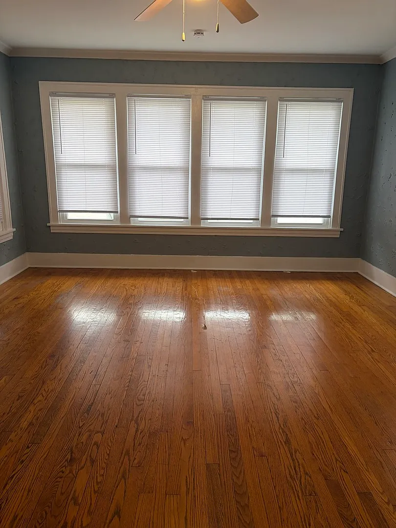 3 bed, 1025 sqft, $2,400 — Photo 4