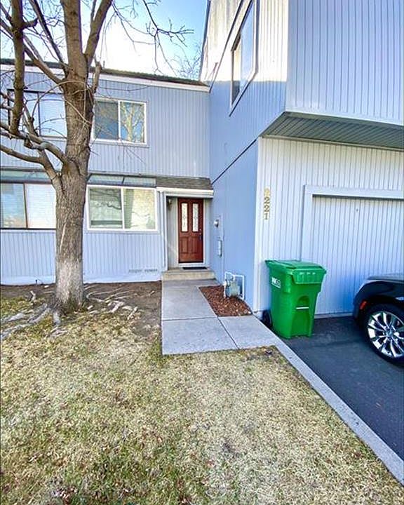 1st image of 2221 Ash Ave
