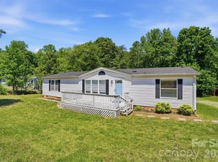 8755 Carroll St, Hickory, NC 28601