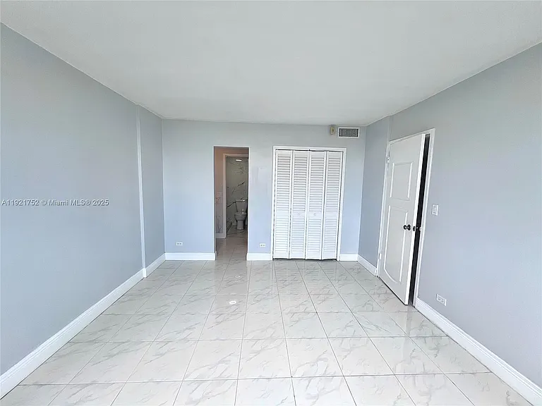 3660 NE 166th St #505 — Photo 10