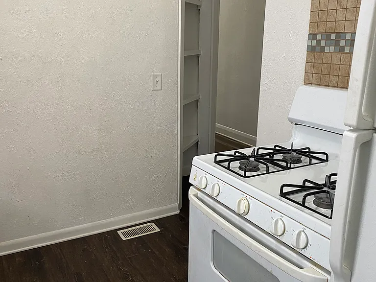 3256 Stickney Ave #4 — Photo 3