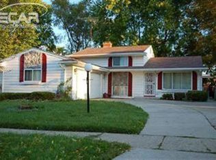 1190 Peachtree Dr, Mount Morris, MI 48458