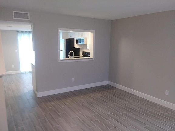 Living rm looking towards Kitchen
