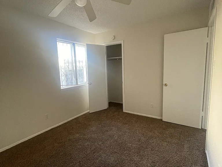 5761 Longview Dr — Photo 24