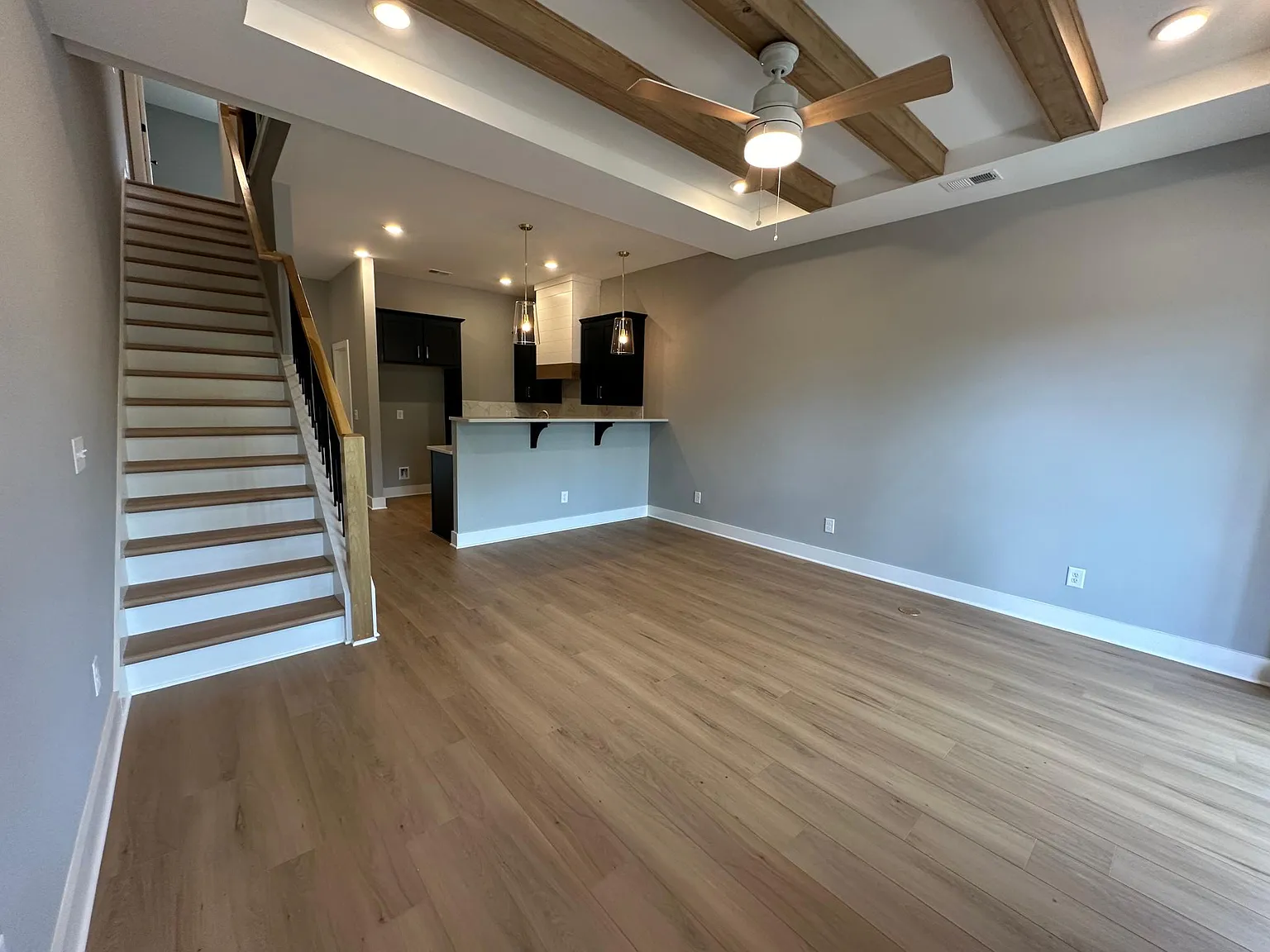 3 bed, 1435 sqft, $2,395 — Photo 4