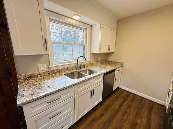4th image of 231 Crittendon Ave NE