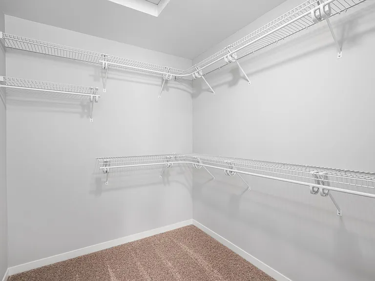 646 Columbia Ct — Photo 9