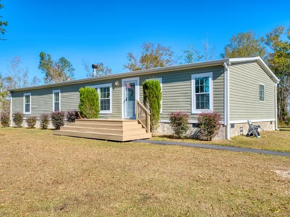 360 Royals Rd, Ray City, GA 31645