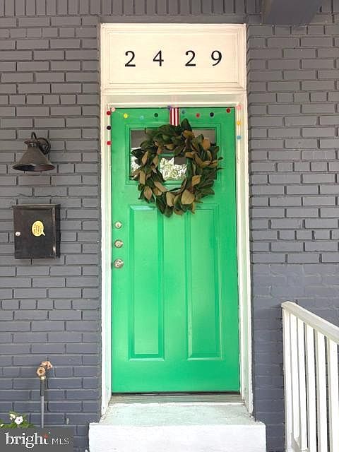 2nd image of 2429 3rd St NE