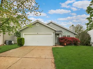 4 Aspen Pointe Dr, Saint Peters, MO 63376