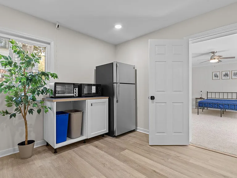 Community kitchenette with microwave and air fryer