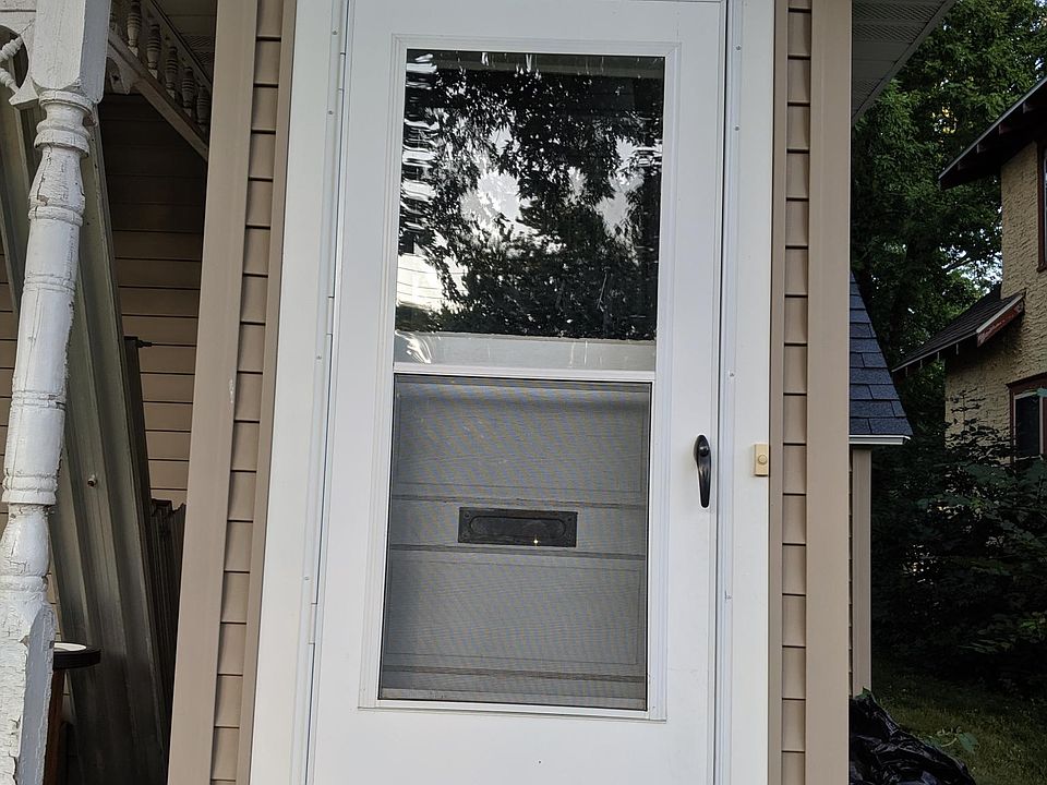1st image of 331 1/2 Augusta Ave
