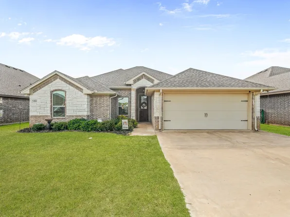 454 Silverton Dr, Granbury, TX 76049