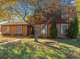 2 Jaquetta Ct, Saint Peters, MO