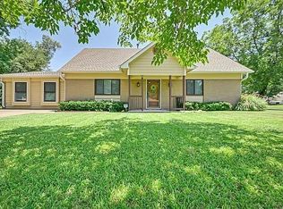 1401 Apache St, Arlington, TX 76012