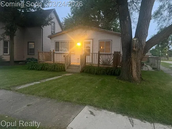 11571 Grant St, Riverview, MI 48193