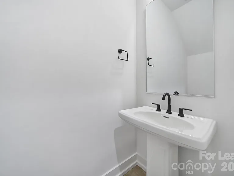 511 Bowman Rd — Photo 5