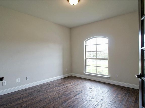 4th image of 1721 Billingsley Dr