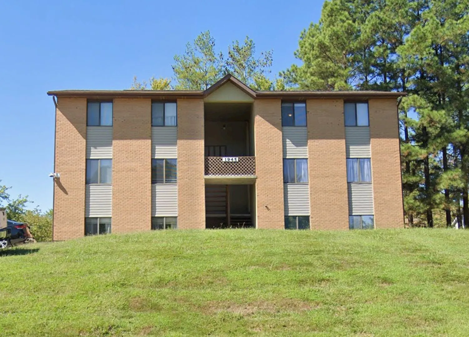 Delwin Apts — Photo 1