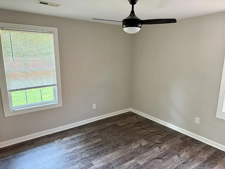 2020 Greenwood Cir #B — Photo 9
