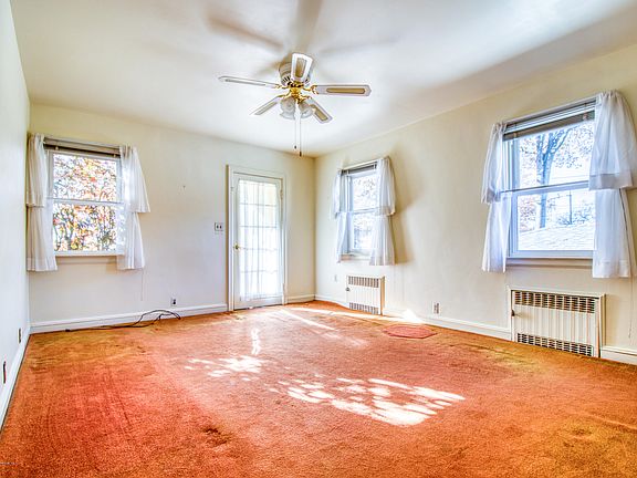 5th image of 133 Elmwood Ave
