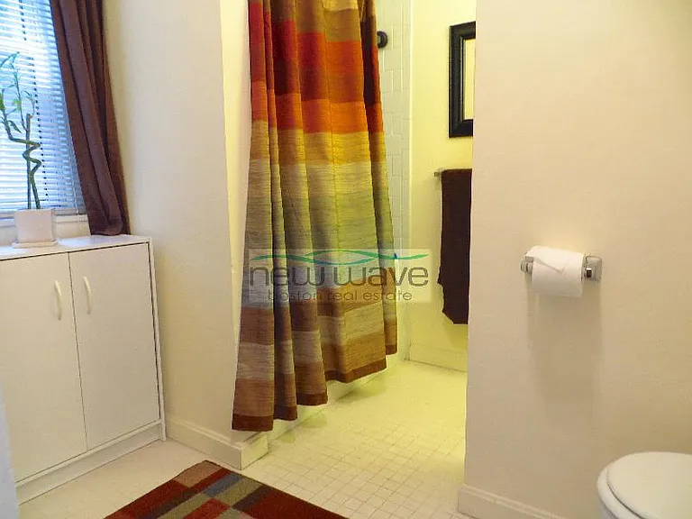 55 Queensberry St #5 — Photo 8